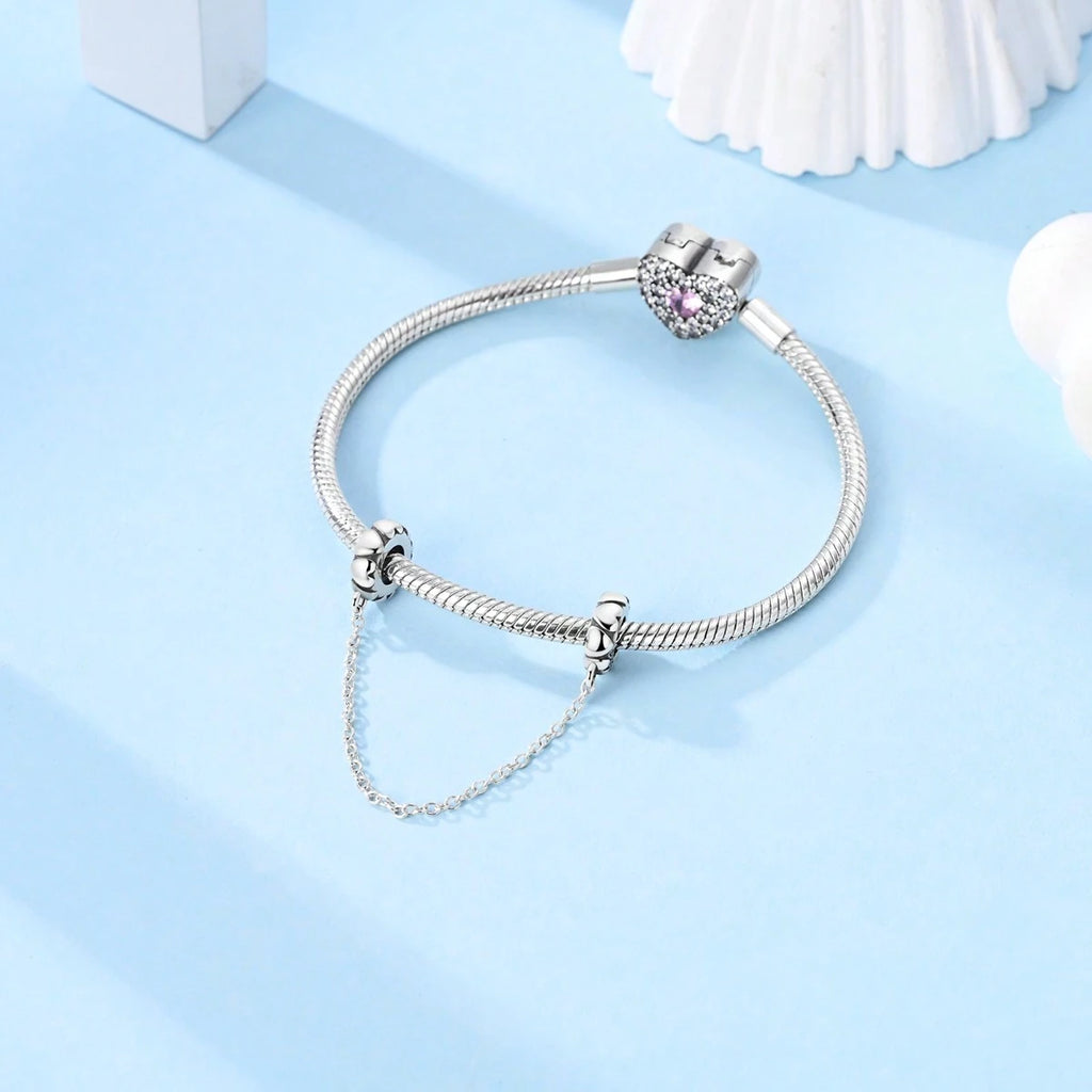 Chaîne de Sécurité Cœurs Sculptés – Protection & Élégance pour Bracelet