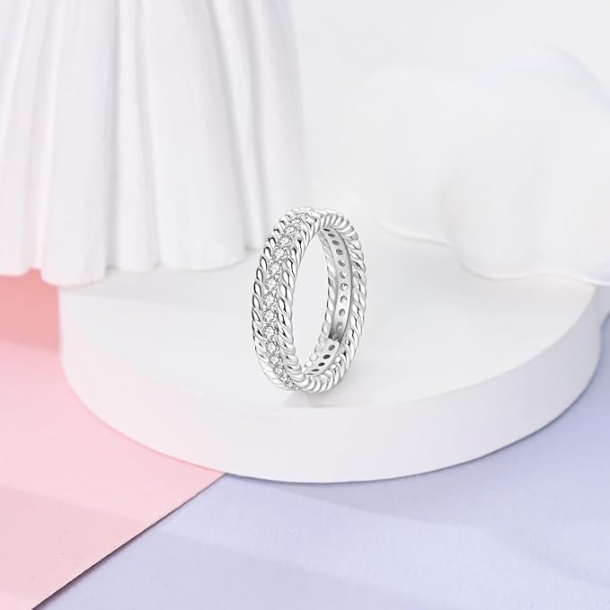 Bague Torsadée Anneau Élégant Pavé de Zirconium Étincelant