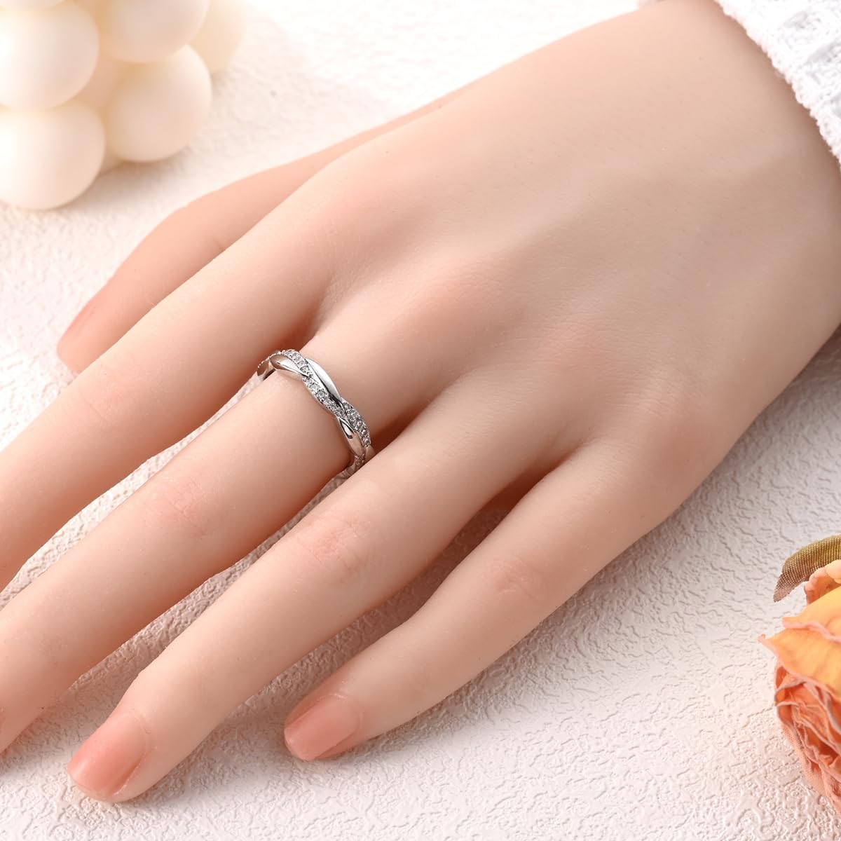 Bague Tressée Anneau Élégant Pavé de Zirconium Étincelant