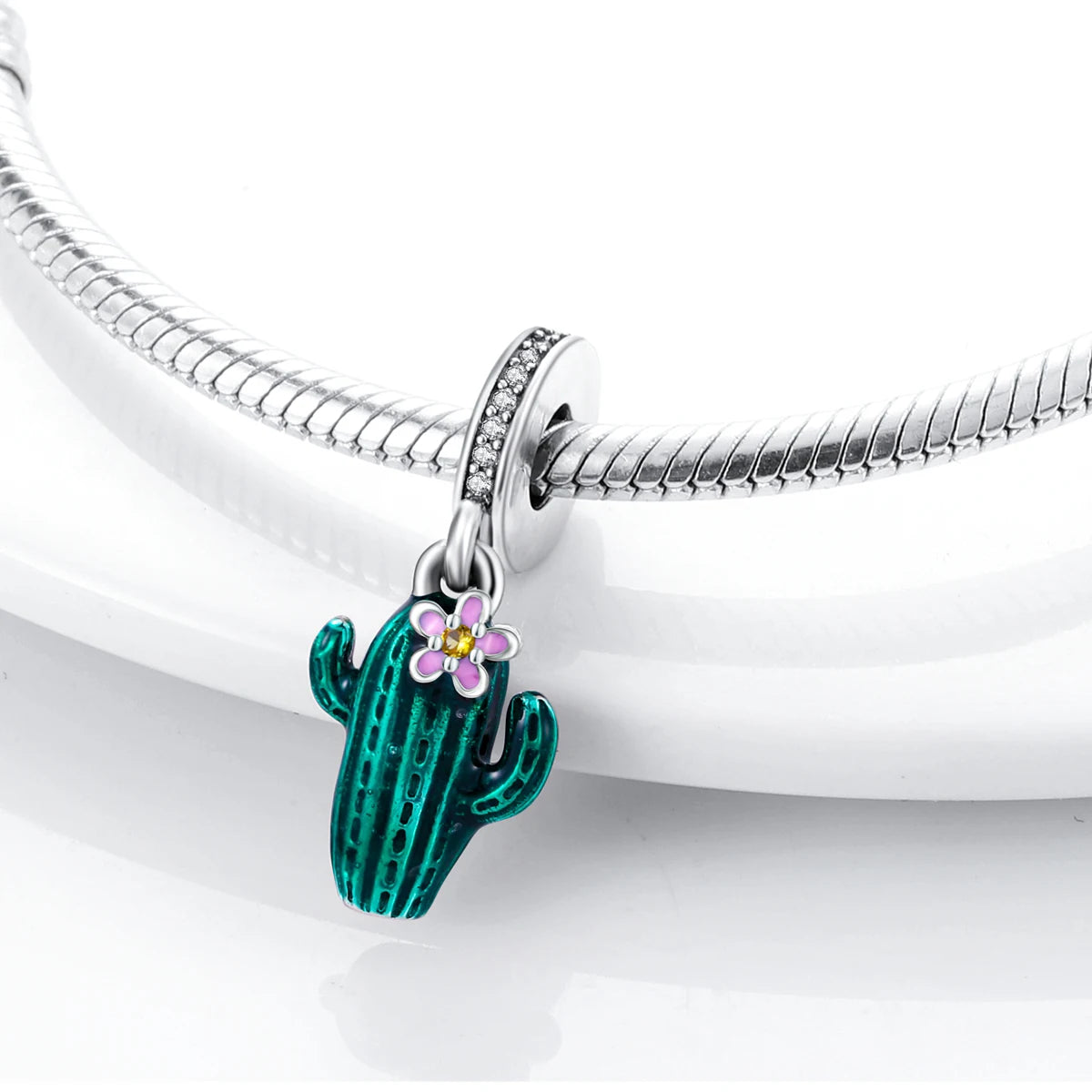 Charm Cactus Fleuri – Émail Vert | Symbole de Force & d’Énergie Positive