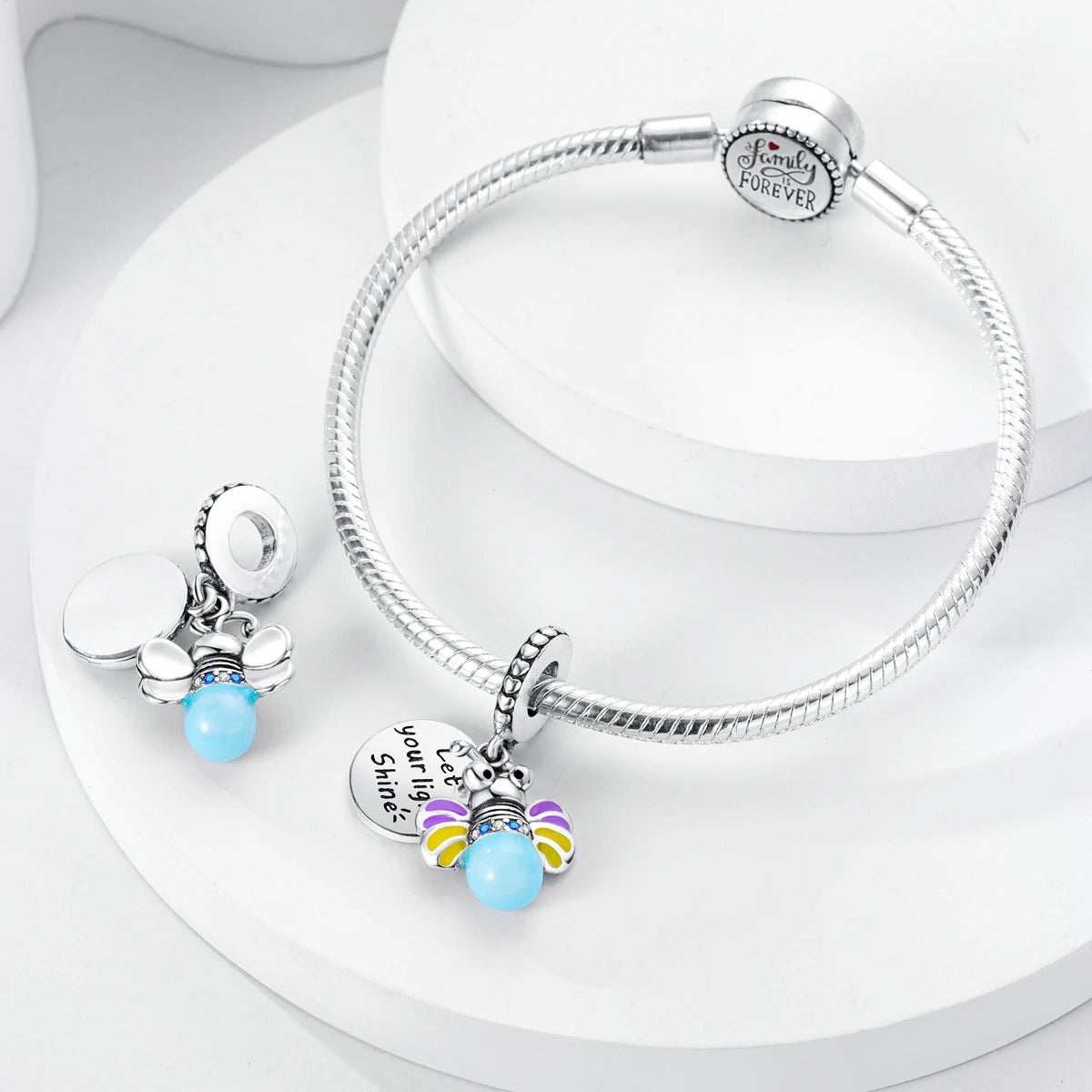 Charm Abeille Lumineuse – Émail Multicolore | “Let Your Light Shine”