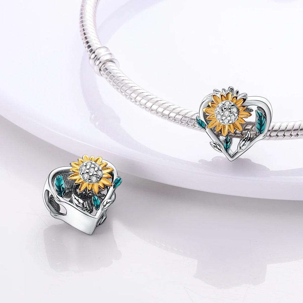 Charm Cœur & Tournesol – Doré et Émeraude | Symbole de Lumière & Positivité