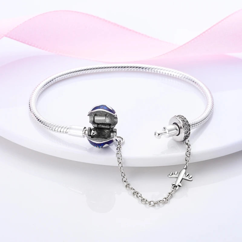 Bracelet Globe & Avion – Voyageuse & Aventurière