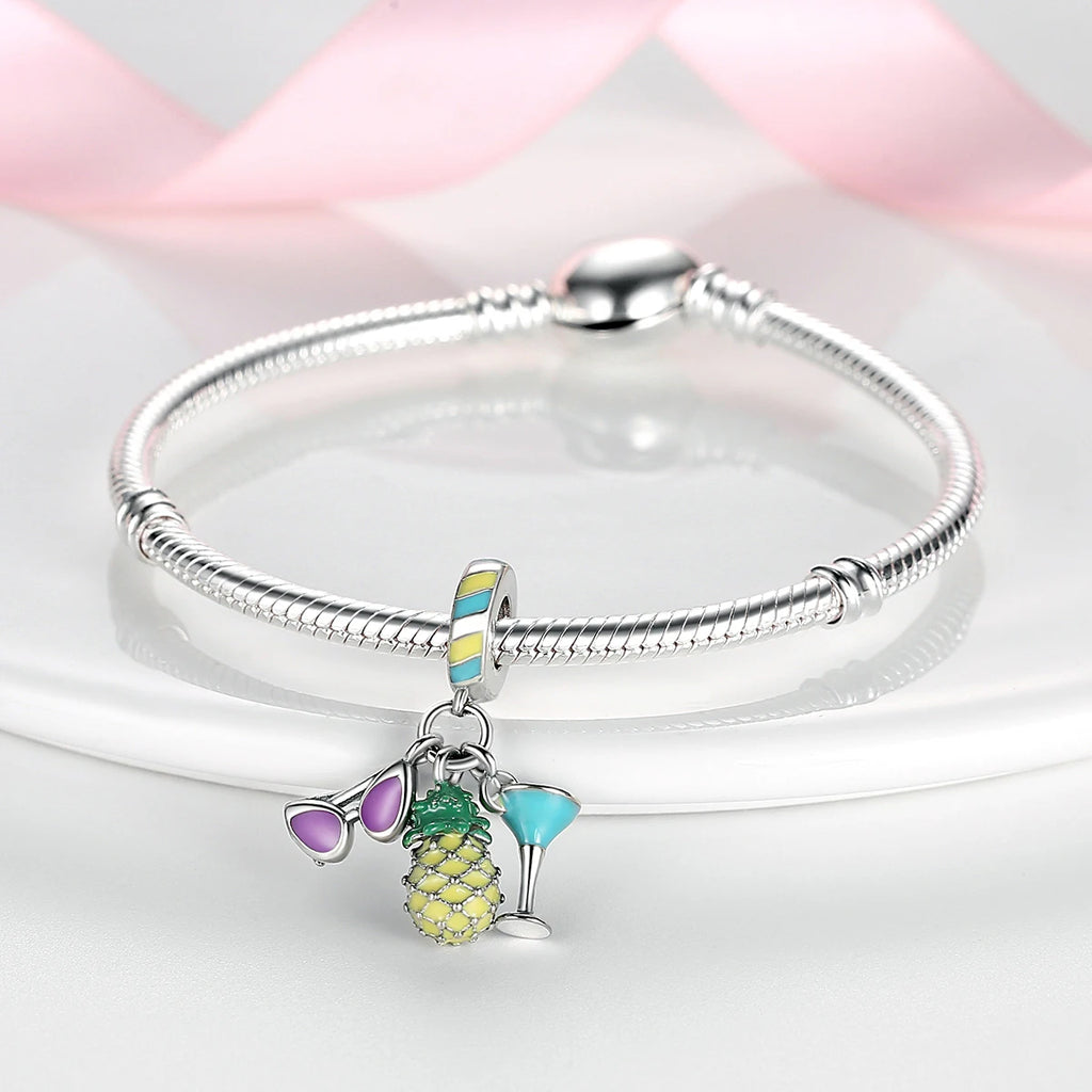 Charm Tropical – Émaillé | Cocktail, Ananas & Lunettes | Esprit Vacances