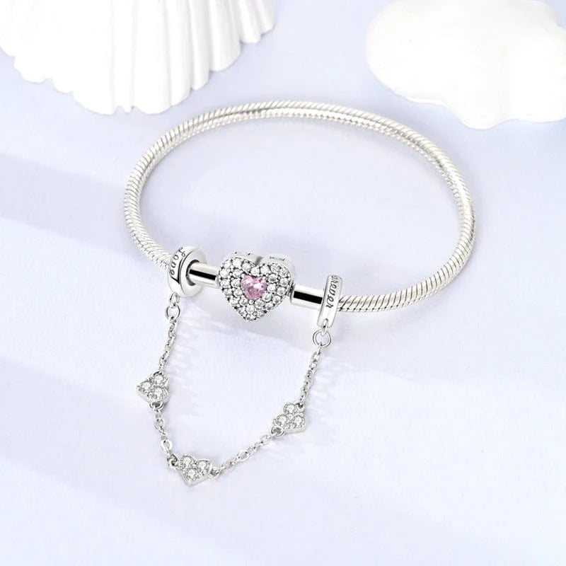 Chaîne de Sécurité Cœurs Pavés – Élégance Romantique & Protection pour Bracelet